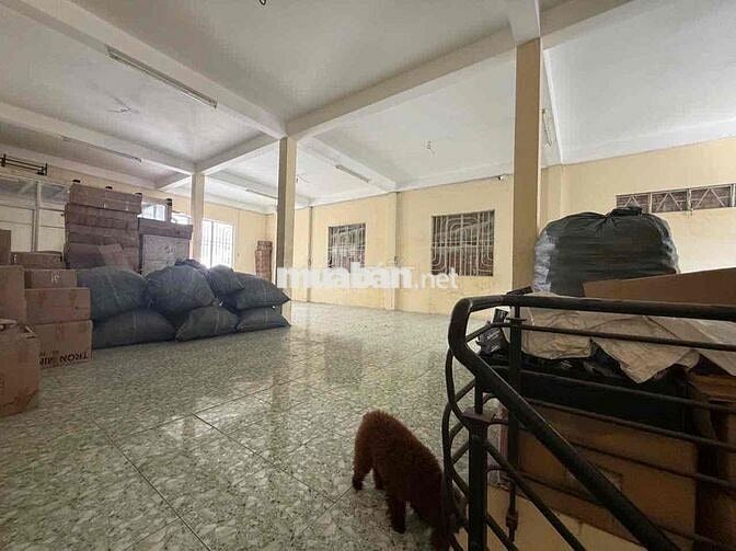 Nhà tích hợp ở hẻm 200m2,gồm xưởng,văn phòng,nhà ở quận Bình Tân