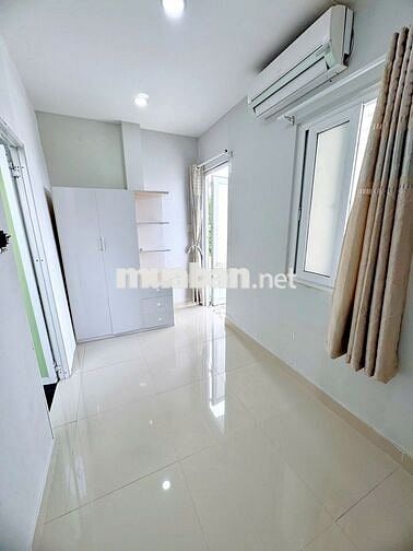 Cho thuê penthouse 1PN bancol tách bếp sát UFM, KCX ở Võ Thị Nhờ, Q7