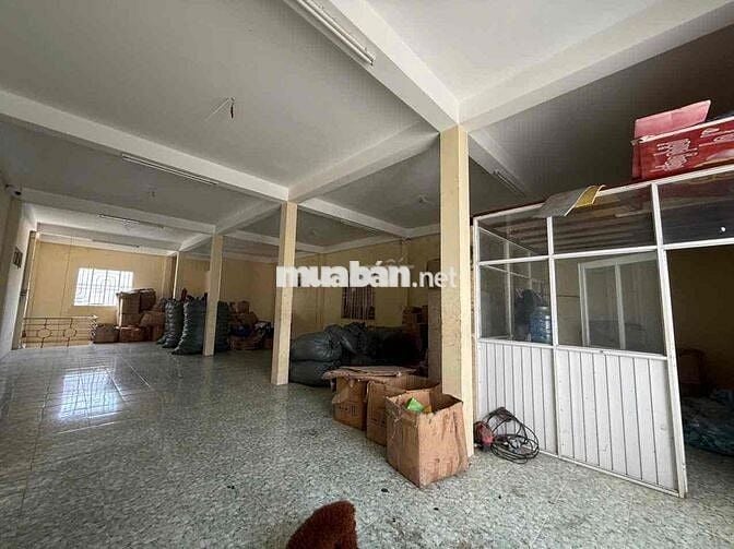 Nhà tích hợp ở hẻm 200m2,gồm xưởng,văn phòng,nhà ở quận Bình Tân