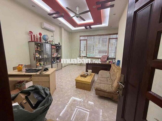 Nhà tích hợp ở hẻm 200m2,gồm xưởng,văn phòng,nhà ở quận Bình Tân