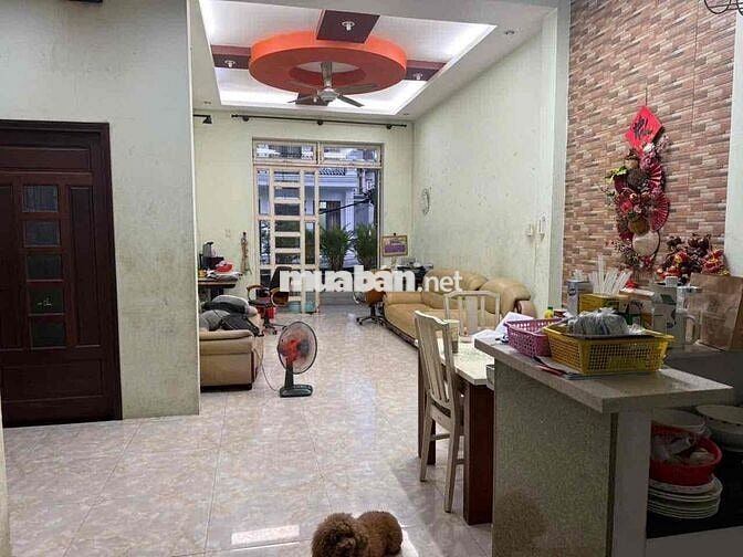 Nhà tích hợp ở hẻm 200m2,gồm xưởng,văn phòng,nhà ở quận Bình Tân