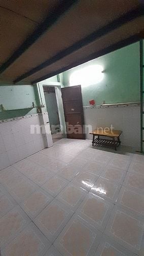 Cho thuê phòng trọ 18m2; Quận 12; cách Đại học GTVT & cầu Quang Trung 