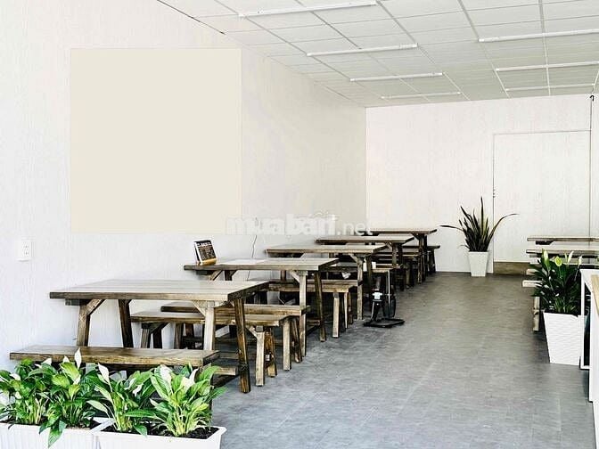 Cần Sang lại quán ăn ngang 6x30, có 4 phòng cho thuê