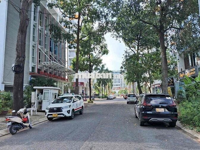 Bán nhà 7x20m xd 4 tầng KDC CoNic