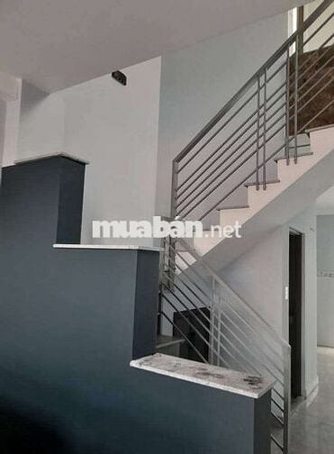 Cho thuê nhà 2 tấm hẻm oto Nguyễn Văn Cự
