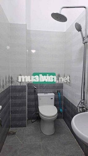 chính chủ cho thuê nhà nguyên căn 1trệt.3 lầu giá siêu rẻ