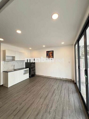 CHDV full nội thất 2pn sân thượng cực kỳ thoáng ngay sân bay TSN