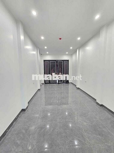 Mới Đẹp! Yên lãng- Nhà mới oẻ ngay, 55m-5 tầng thang máy, oto- bãi xe