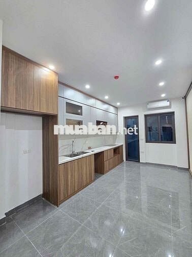 Mới Đẹp! Yên lãng- Nhà mới oẻ ngay, 55m-5 tầng thang máy, oto- bãi xe