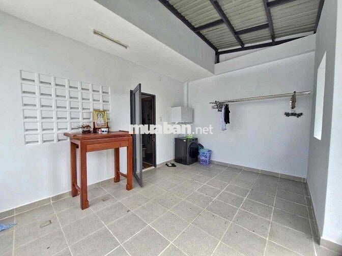Nhà 3 Tầng . Ngộp- Đẹp. 2 Xe Hơi Né - Ngay Bv , trương hoch