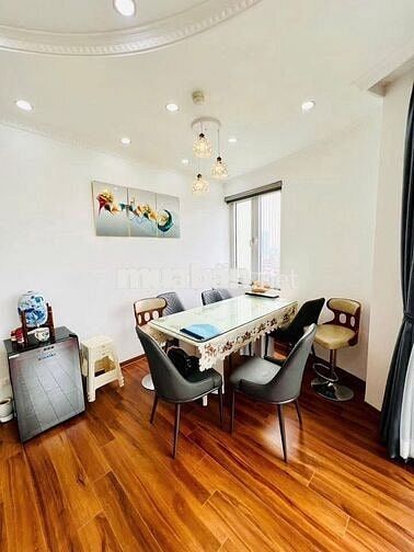BÁN CĂN HỘ CHUNG CƯ MẶT PHỐ NGUYỄN CHÍ THANH DT: 105M; TẦNG TRUNG ĐẸP