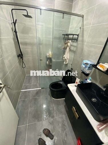 Nhà 5x20,có  hầm ,5 tầng ,6pn ,6wc ,đường 12m Dương Thị Giang