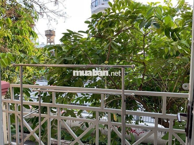 Phòng 40m2 ban công Ngô Tất Tố chỉ 7,8 triệu/tháng
