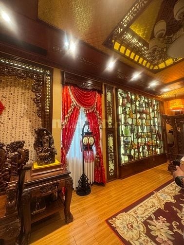 Quận 6, biệt thự sang trọng, đẳng cấp, có hầm, 2 gian, vườn tược