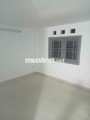 nhà trệt lầu 3pn 2 wc đường xe tải
