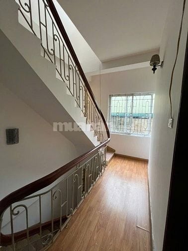 Bán nhà Thịnh Quang lõi Đống Đa, 27/30m2, 5 tầng, MT3.5m, giá 6.4 tỷ