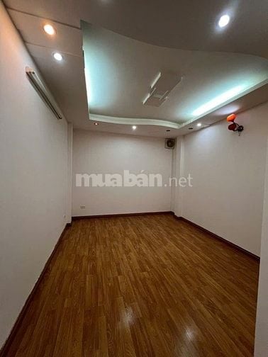 Bán nhà Thịnh Quang lõi Đống Đa, 27/30m2, 5 tầng, MT3.5m, giá 6.4 tỷ