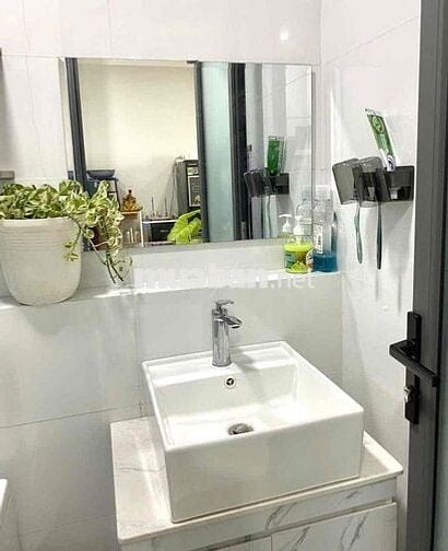 Bán căn hộ + nội thất tronh nhà