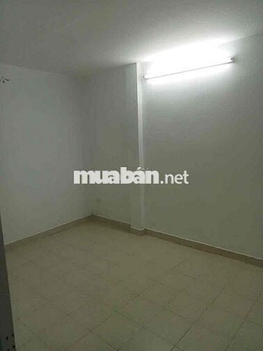 nhà trệt lầu 3pn 2 wc đường xe tải