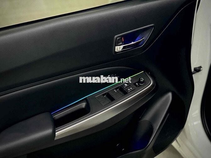 🚘 Suzuki Swift 2023 - Cá Tính - Siêu Lướt