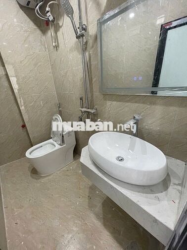 TRUNG TÂM ĐỐNG ĐA NHÀ ĐẸP LÁNG HẠ 32M2X5T GIÁ 7,5 TỶ