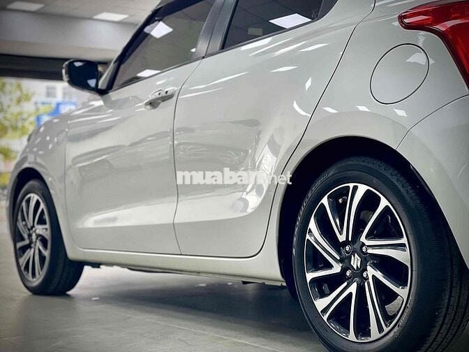 🚘 Suzuki Swift 2023 - Cá Tính - Siêu Lướt