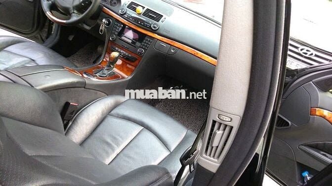 Mercedes Benz E Class 2003  - 200000 km