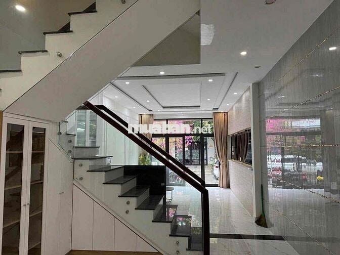 bán nhà 4 tầng mặt tiền NGUYỄN HUY TỰ,  gần biển