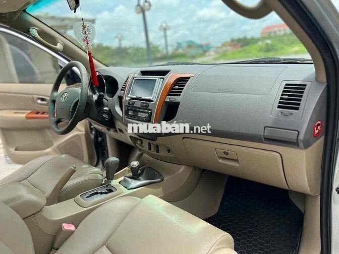 Toyota Fortuner 2012 2.7V 4x4 AT - 100000 km