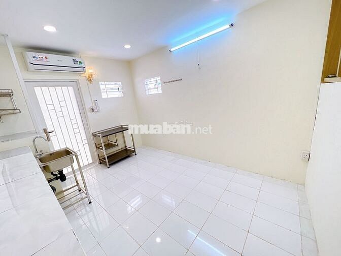 PHÒNG TRỌ MÁY LẠNH MỚI GIÁ SV GẦN NGÃ TƯ NƠ TRANG LONG & NGUYỄN XÍ