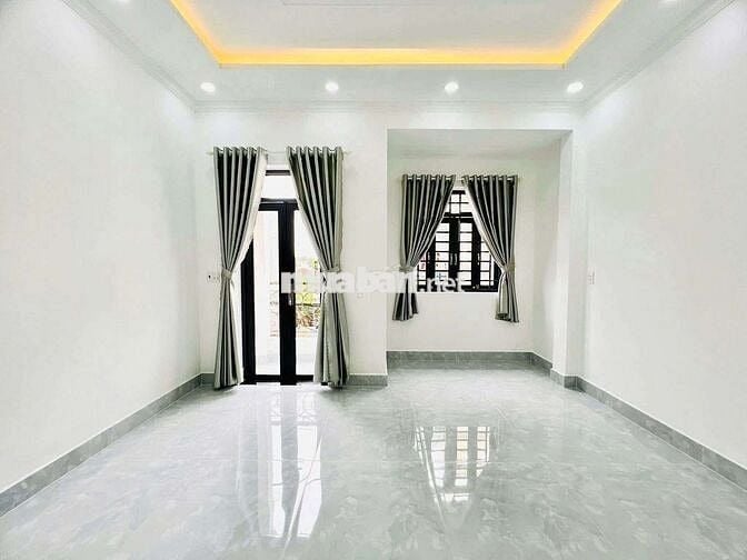 Nhà dt đẹp 4,5x11, hẻm 4m thông, 1 trục ra Dương Thị Mười.