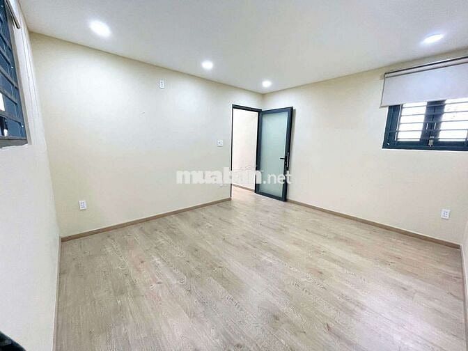 129/32S Nguyễn Trãi P2 Q5 4x18m 2 Lầu Sân Thượng 4 Phòng Nhà Mới