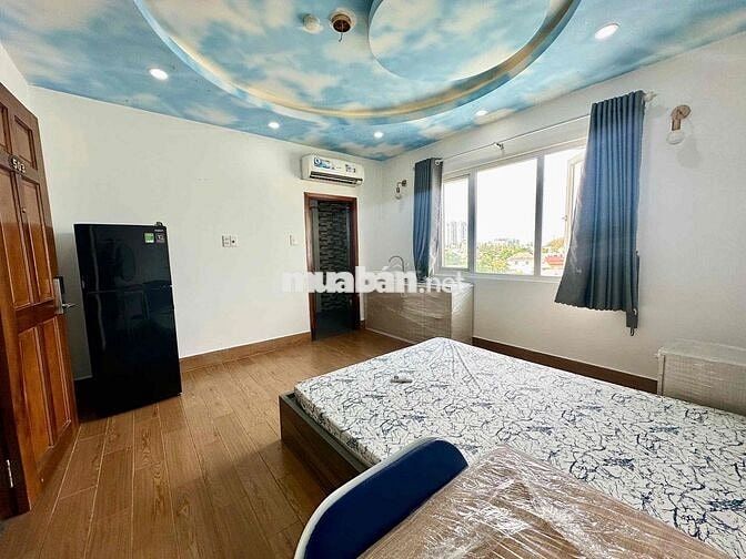 Phòng full nội thất, thang máy, cửa sổ trời, chỉ trống 1p ***