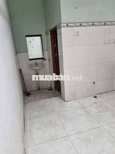 Cho thuê nhà 150m2 gần trung tâm y tế dĩ an