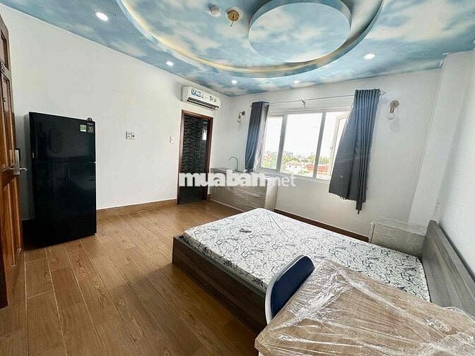 Phòng full nội thất, thang máy, cửa sổ trời, chỉ trống 1p ***