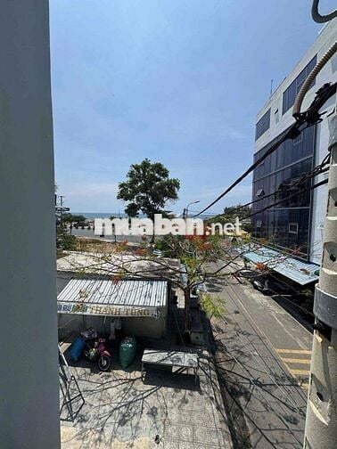 Bán Nhà 2 Tầng Veiw xéo biển Phạm Văn Đồng Nha Trang,