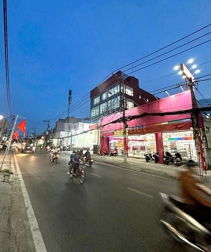 Bán tòa nhà lớn Tam Phú, Thủ Đức, có hầm, 4 tầng, diện tích hơn 500m²