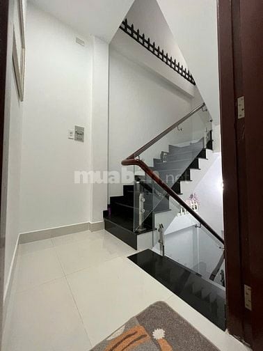 Chính chủ bán nhà hẻm đường Hồ Bá Kiện, Phường 15, Quận 10, TP.HCM