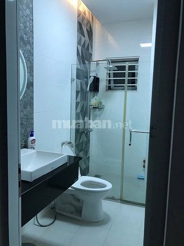 Chính chủ bán nhà hẻm đường Hồ Bá Kiện, Phường 15, Quận 10, TP.HCM