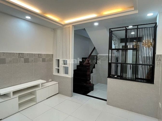 Chính chủ bán nhà hẻm đường Hồ Bá Kiện, Phường 15, Quận 10, TP.HCM