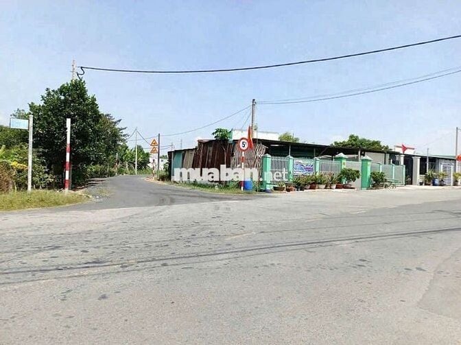 MT Lê Thị Vui chẵn 200m2 em cần bán GẤP giá chỉ 600Tr còn thương lượng