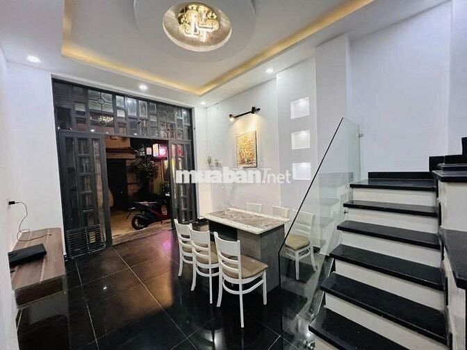 Bán căn nhà nguyễn xí HXH khu cao tầng- 3PN- oto tận cửa