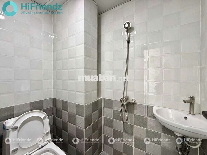 Căn hộ cửa sổ trời full nội thất mới , nhà thang máy sát bên dh y dược