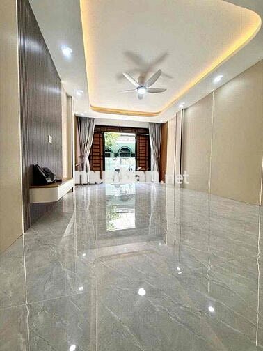 BÁN NHÀ ĐẸP 2 TẦNG_1 SẸC ĐÔNG HƯNG THUẬN. GIÁ 4.5tỷ
