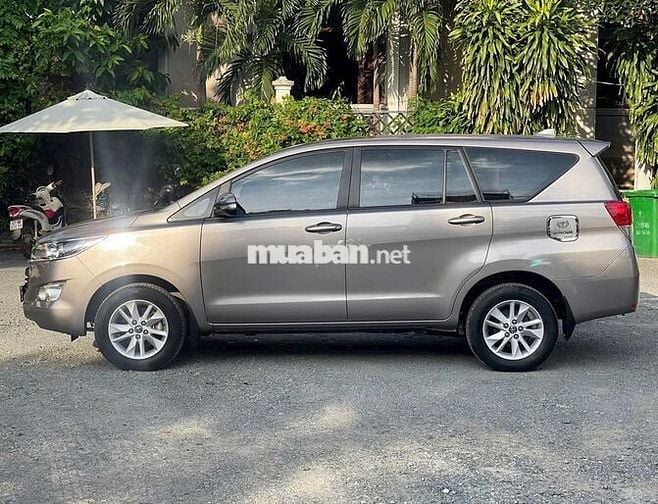 Toyota Innova 2017 2.0E - 22258 km