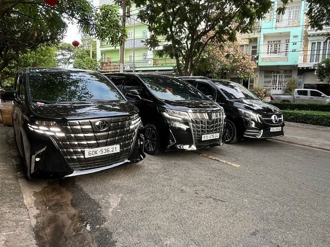 Phi Dung chuyên cho thuê xe  Limousine cao cấp đời mới 