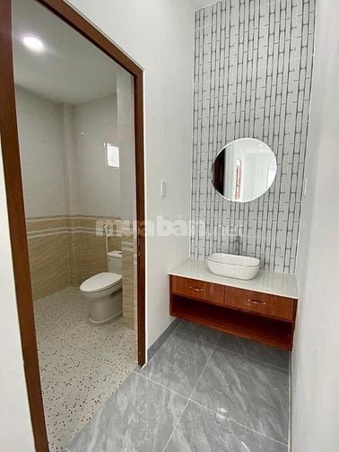 Nhà đẹp gần chợ Phú Lạc cách Q8 chỉ 5p - giá 1 tỷ 180tr Sổ Hồng Riêng