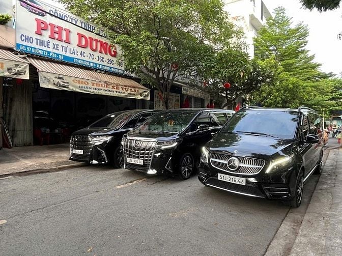 Phi Dung chuyên cho thuê xe  Limousine cao cấp đời mới 