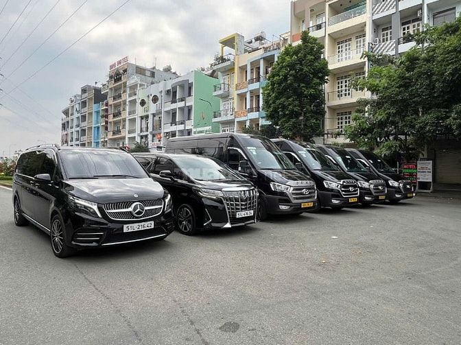 Phi Dung chuyên cho thuê xe  Limousine cao cấp đời mới 