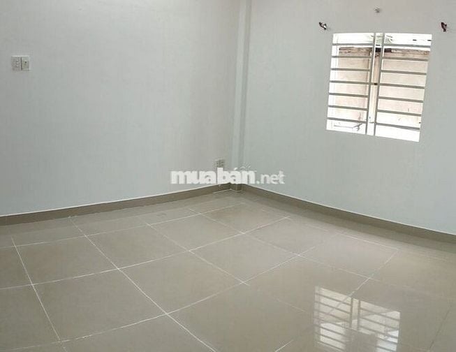 Phòng trọ chính chủ ngay trung tâm Quận 1, có máy lạnh, giá 2tr5